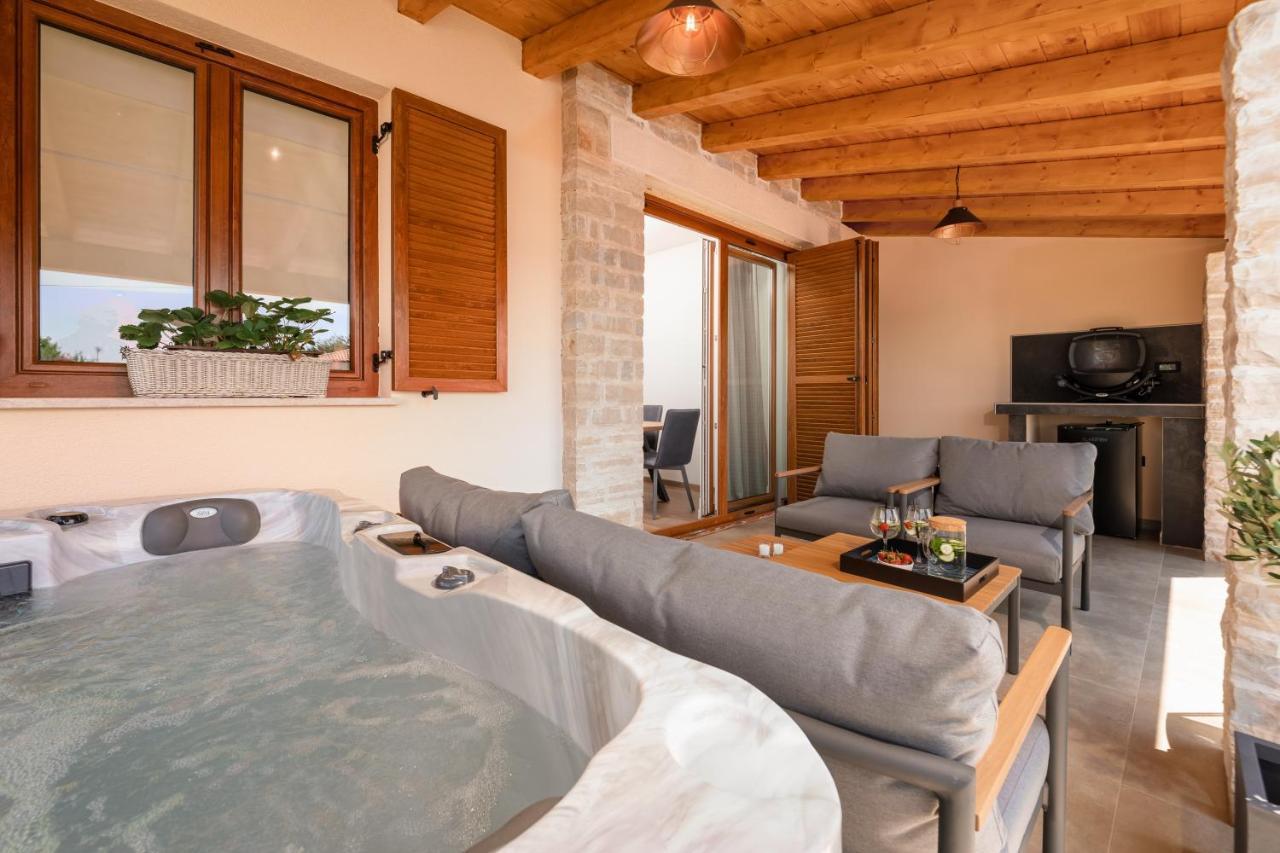 Holiday Home Maslina Porec Bagian luar foto