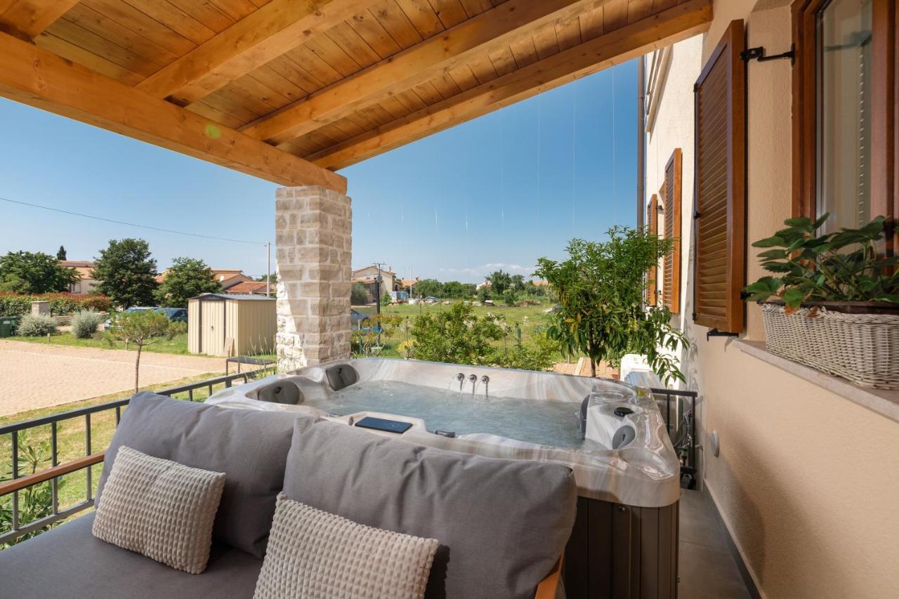 Holiday Home Maslina Porec Bagian luar foto