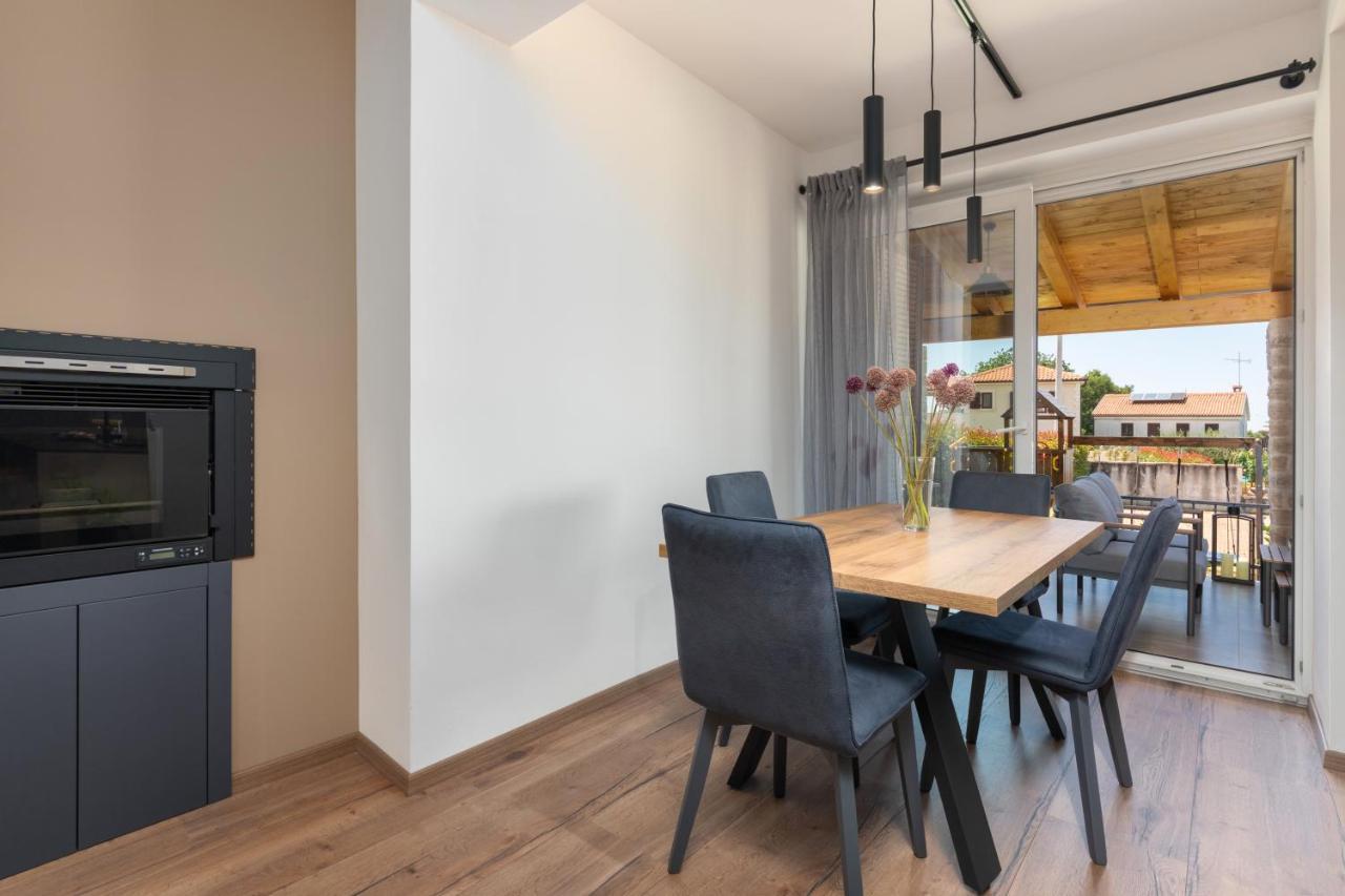 Holiday Home Maslina Porec Bagian luar foto