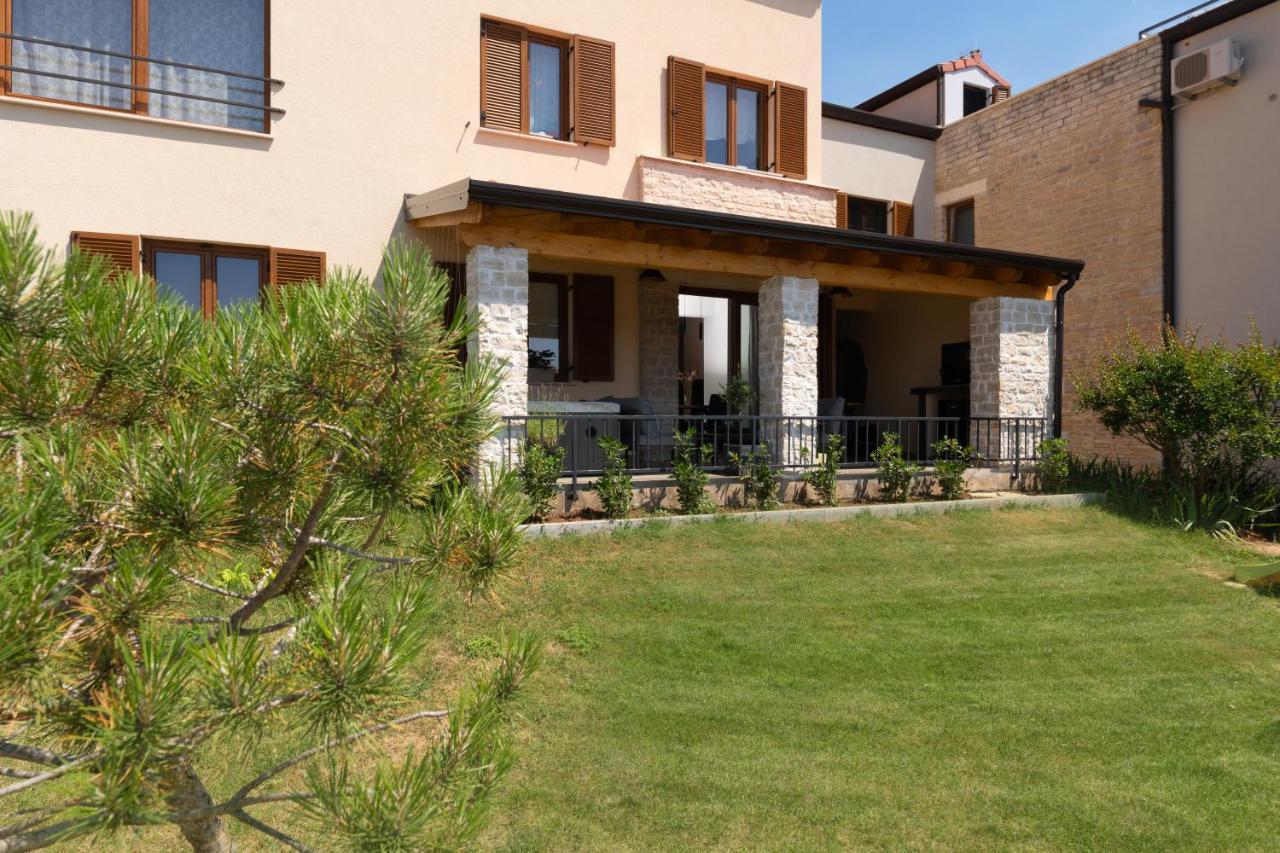 Holiday Home Maslina Porec Bagian luar foto
